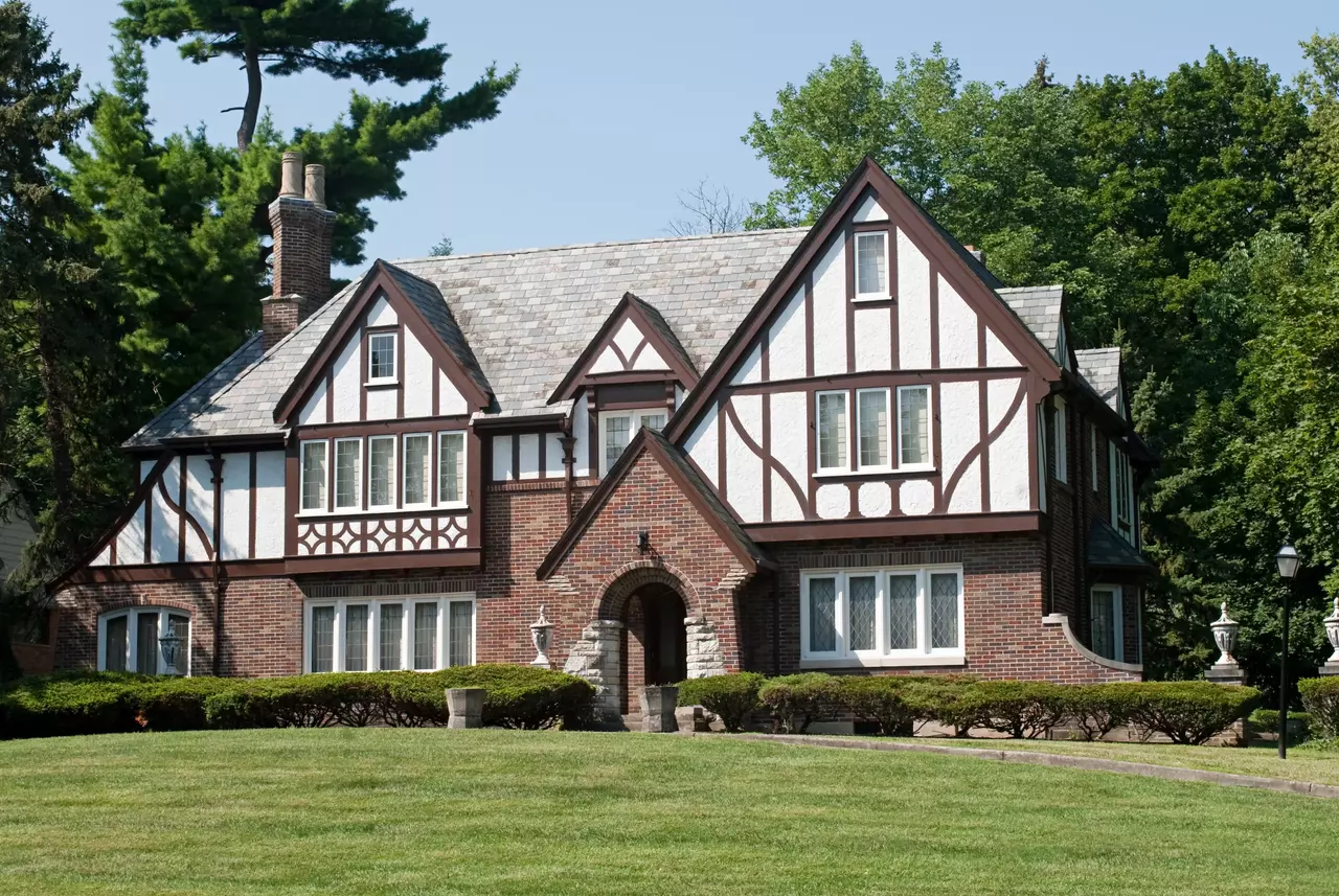 Arsitektur Rumah Dengan Gaya Tudor By Apartmenttherapy