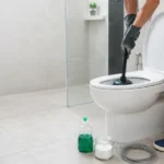 Cara mengatasi wc mampet dengan aman (1)